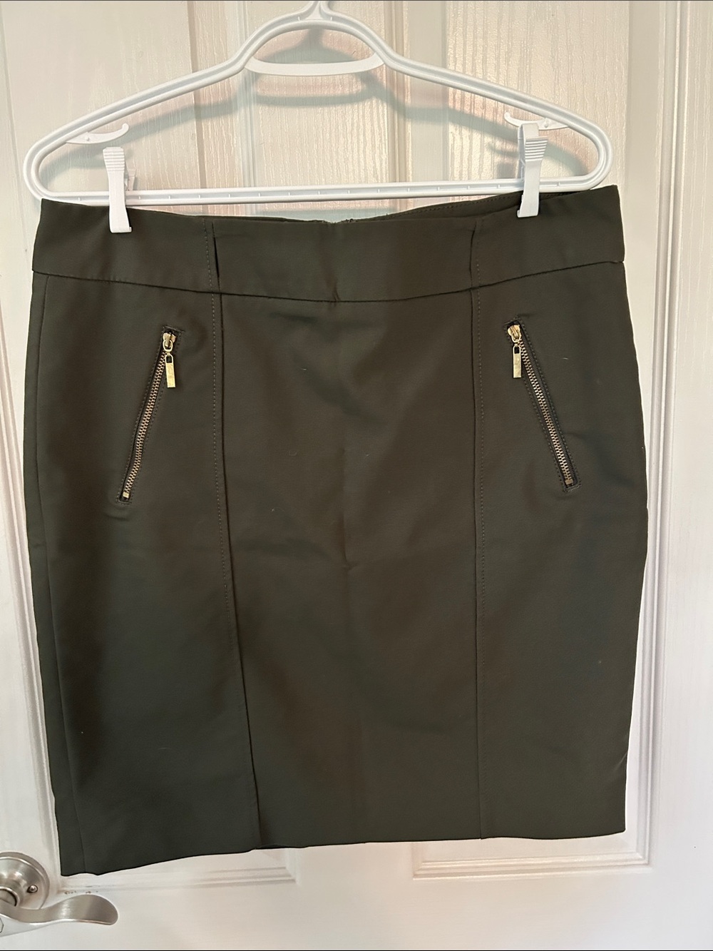 Classic Dark Green Zip-Pocket Pencil Skirt
